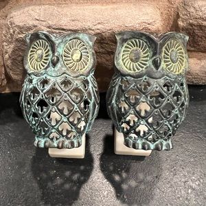 Bath & body Works bundle of owl wallflower plugs